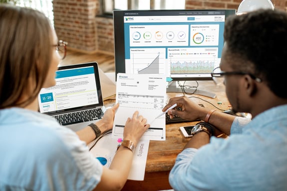 mediant-technology-investor-computer-discussion